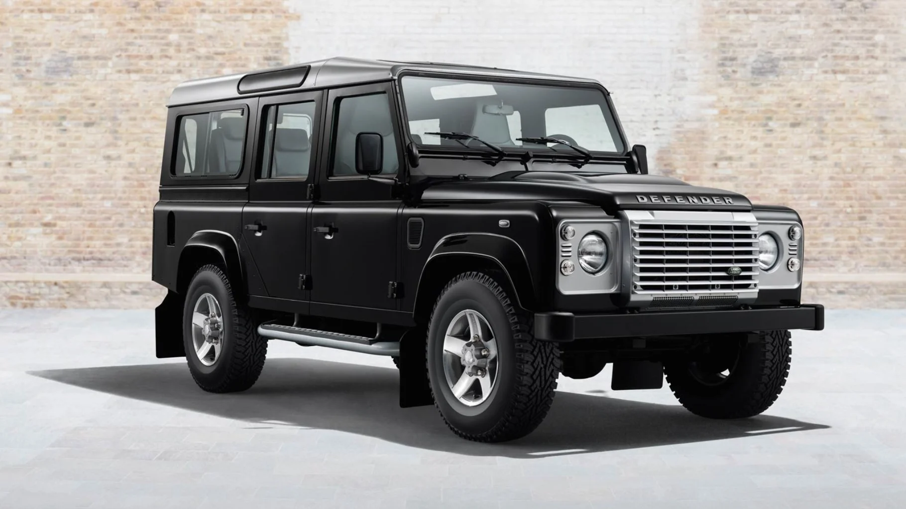 land-rover-defender-01.webp