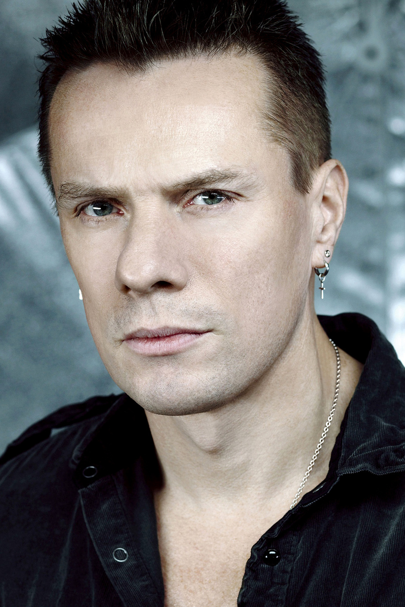 Larry Mullen 1.jpg