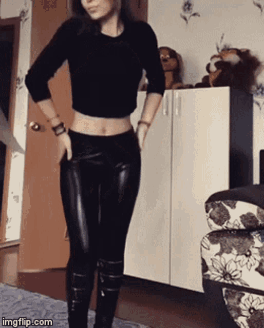 latex-leggings.gif