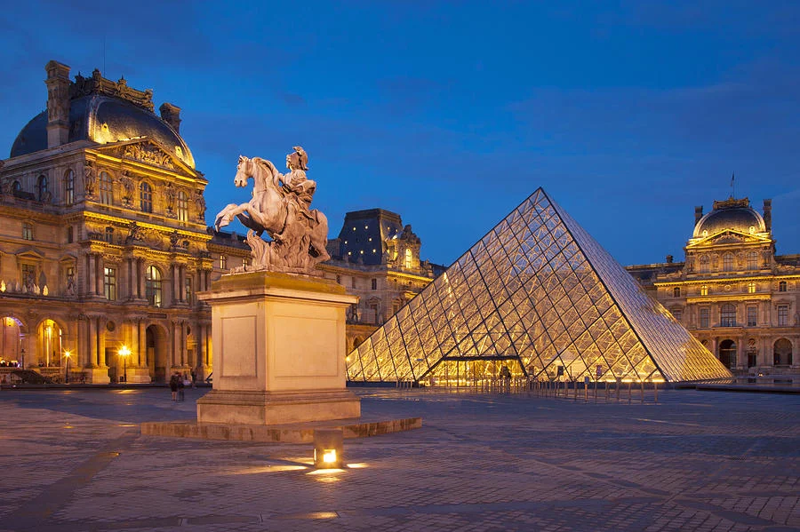 le-louvre-22.webp