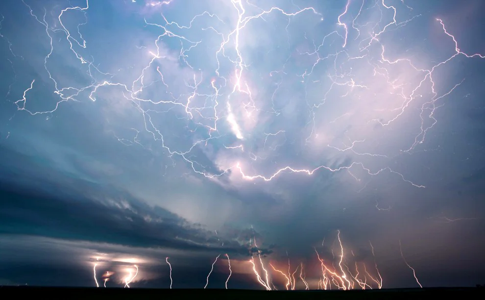 lightning-mega_protofoto_color-1.webp