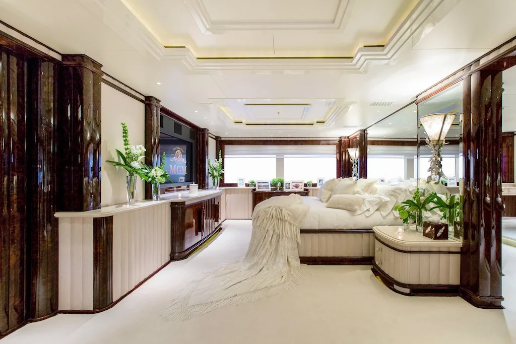 LIONESS V - Master Suite.webp