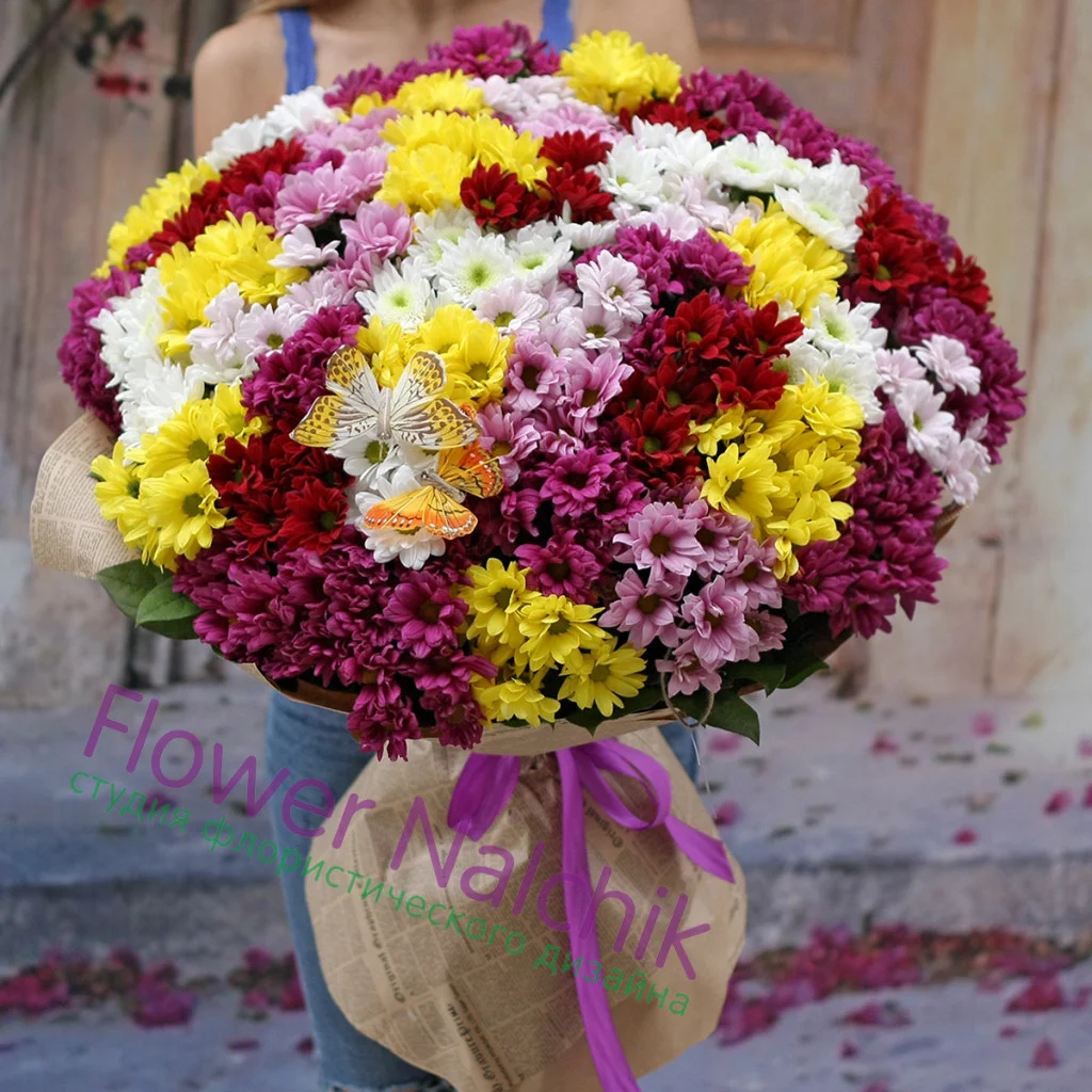 Люсия-цена-6700-букет-из-кустовых-ромашковых-хризантем.-1024x1024.webp