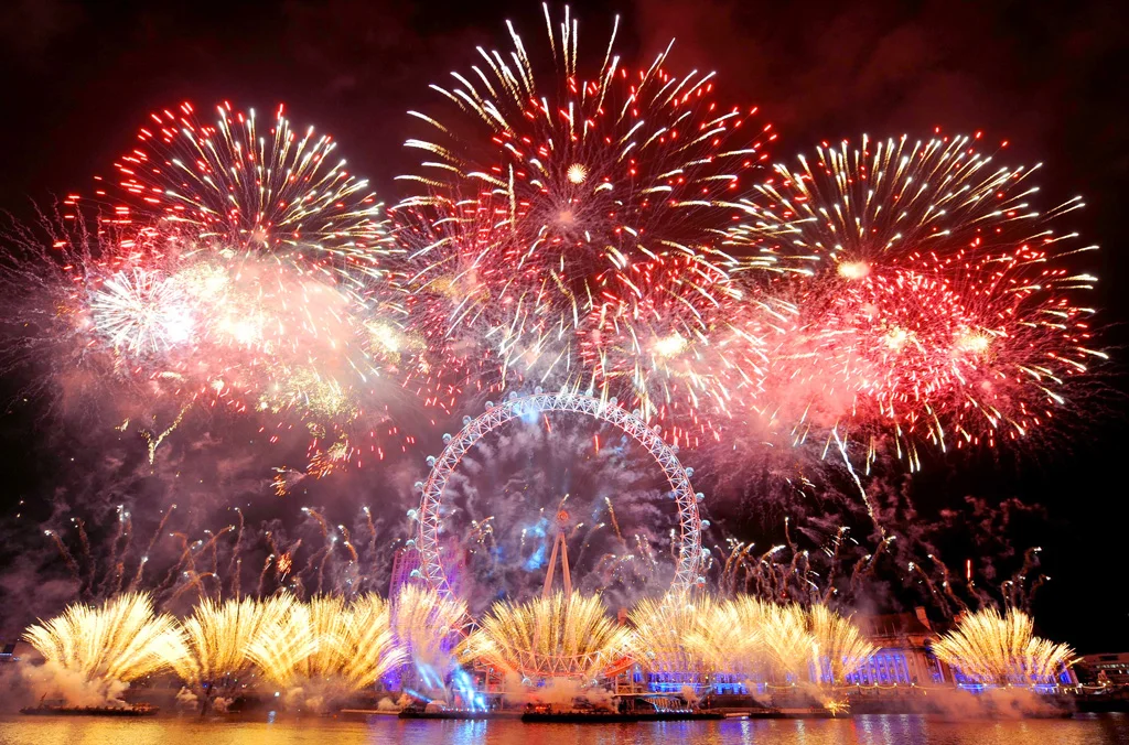 London-EYE-Fireworks.webp