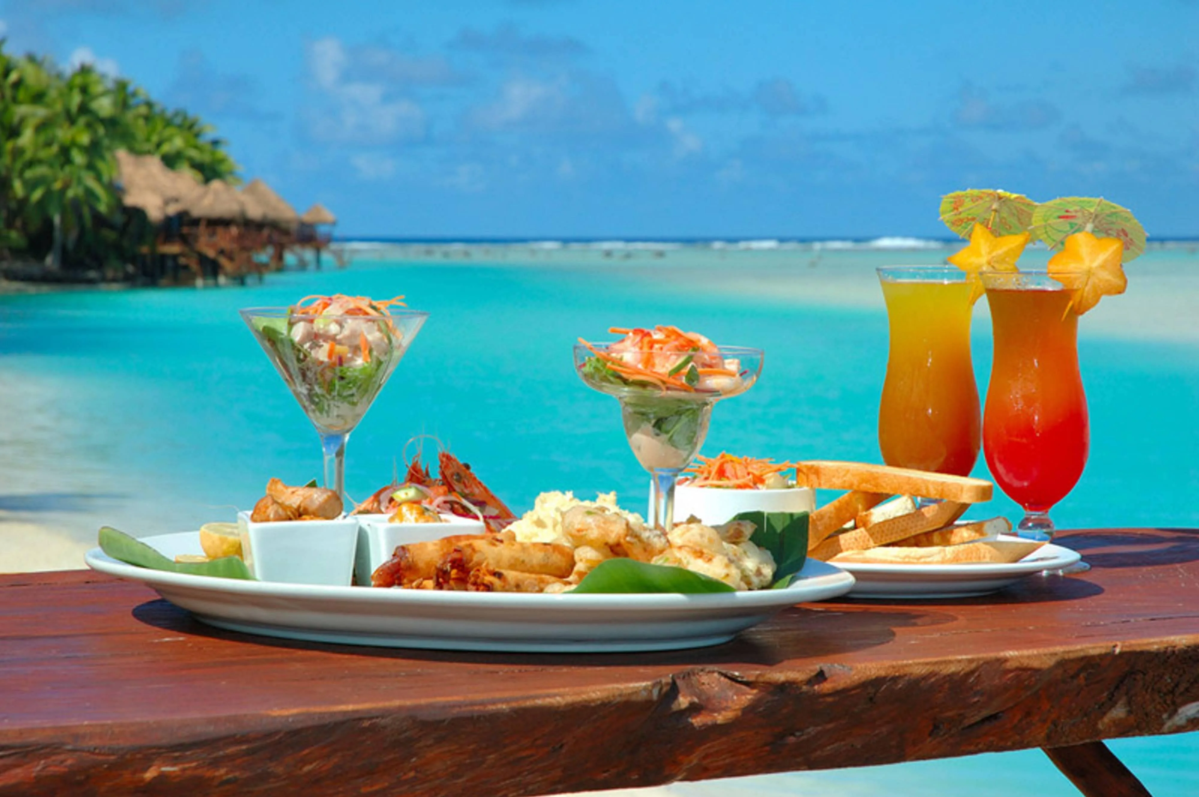 lunch-in-the-cook-islands.webp