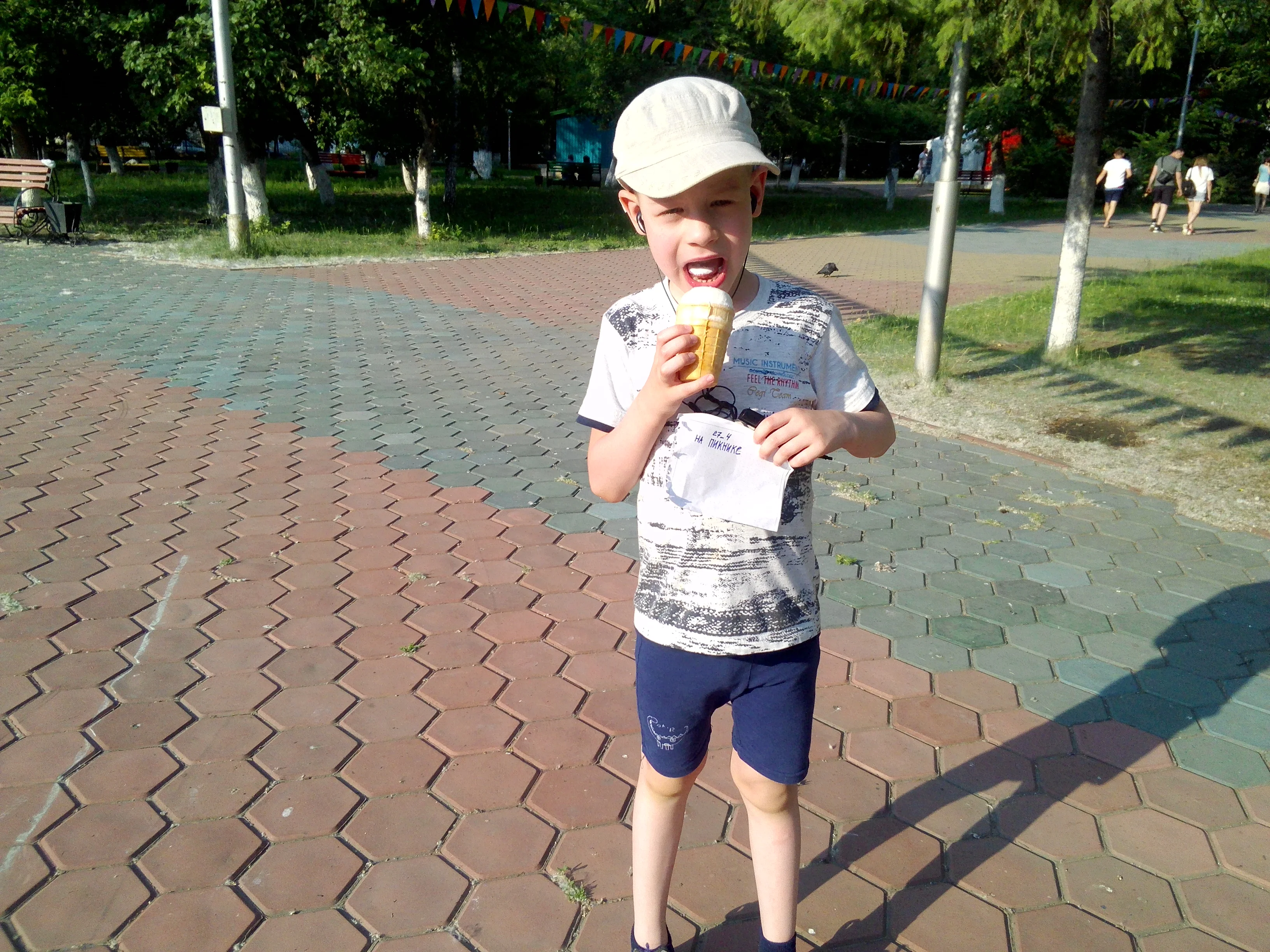 Маруся мороженое 3.webp