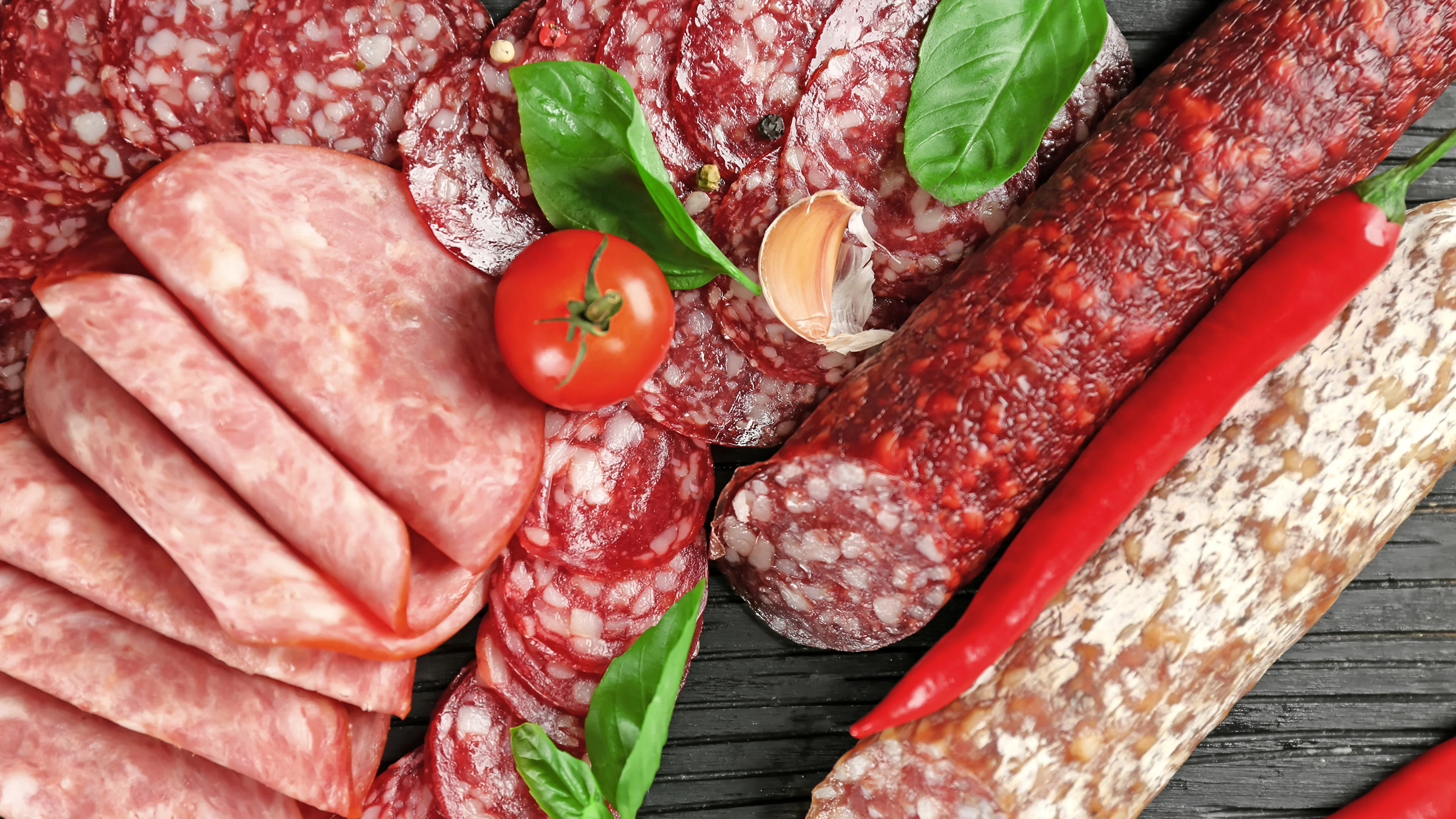 Meat_products_Sausage_Tomatoes_Pepper_Sliced_food_543340_3840x2160.webp
