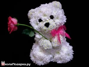 медвежонок-из-цветов-300x225.webp