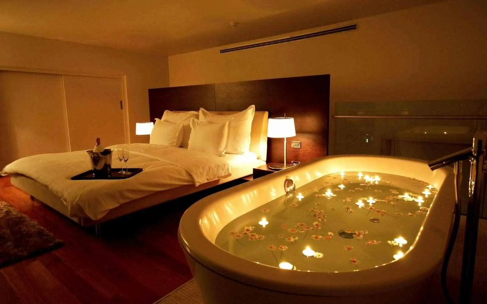 Mezzanine Deluxe Suite.webp