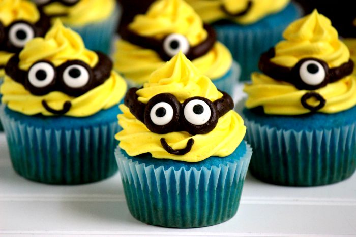 Minion-Cupcakes-5_zps1yevcpvb.jpg