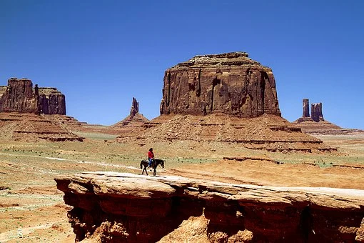 monument-valley-1752692__340.webp
