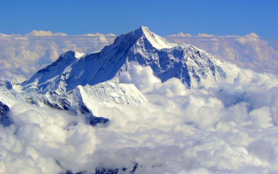 Mount-Everest-Wallpapers-960x600.webp