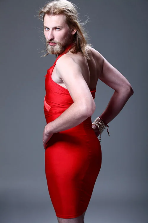 мужик в платье.webp