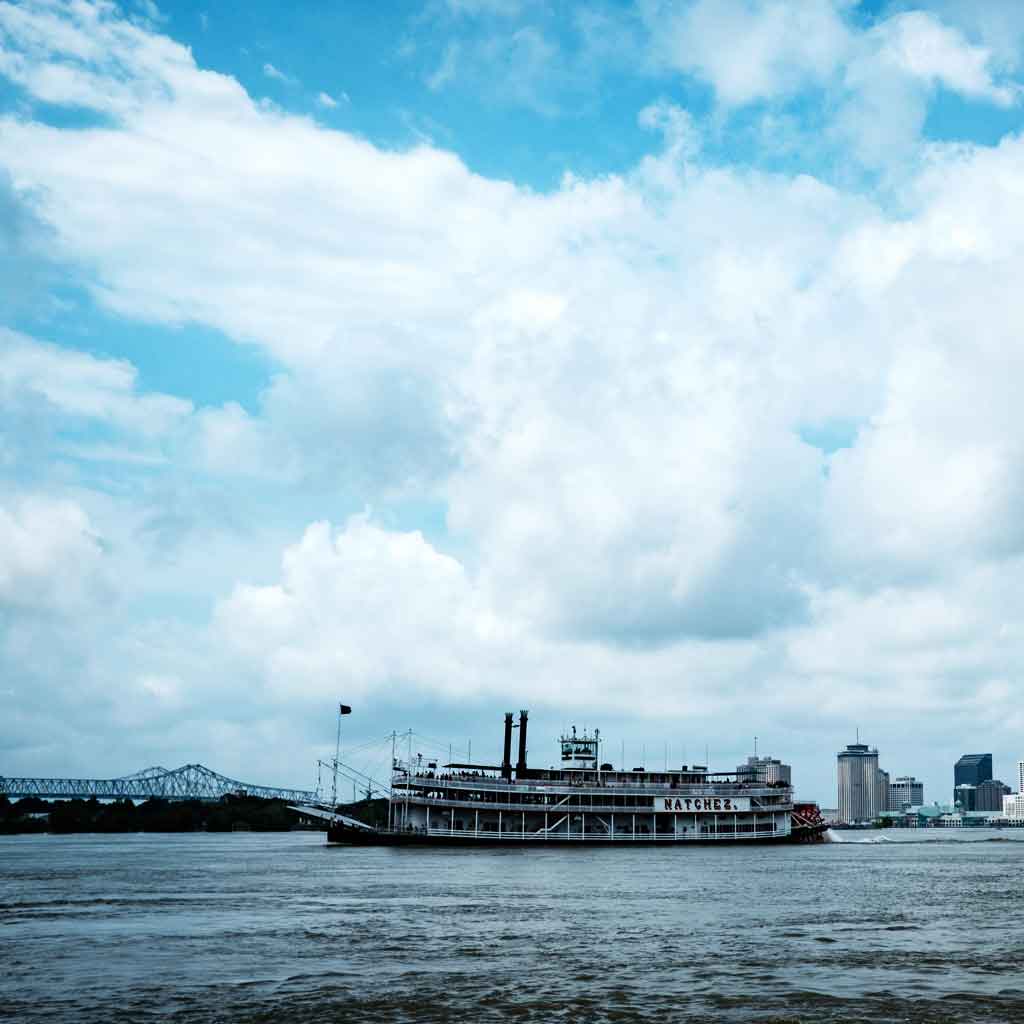 natchez-steamboat-river-cruise.jpg