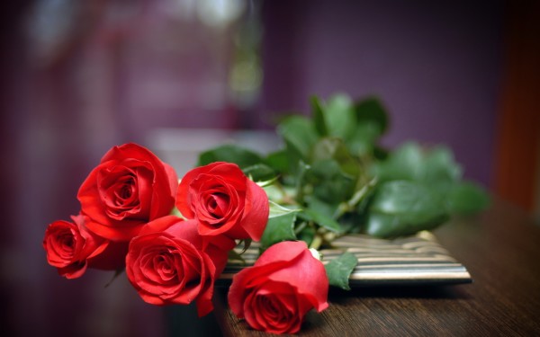 Nature___Flowers_Bouquet_of_red_roses_037254_-600x375.jpg