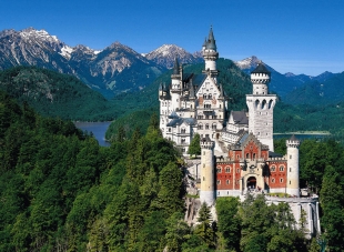 neuschwanstein_castle_the_castle_of_king_ludwig-of_bavaria_germany_schwangau.jpg