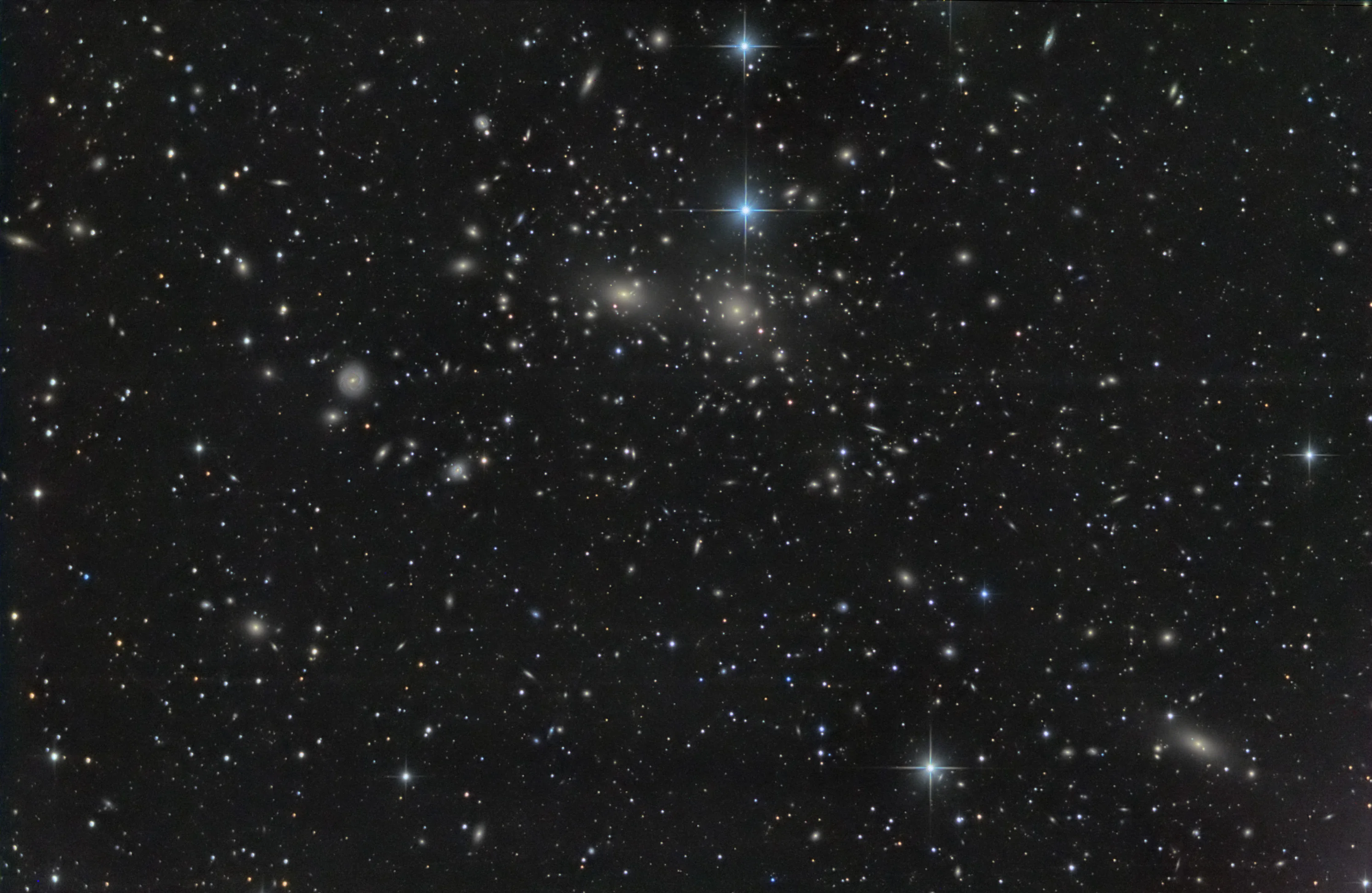 NGC4884_NGC4874_28x20min_sig3.0_LRGB_flat_g45_v2#2.webp