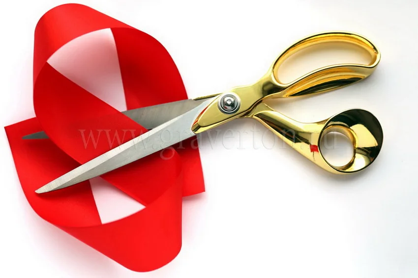 nozhnitcy-dlia torzhestvennogo_otkrytiia.webp