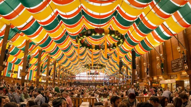 oktoberfest-alemania-650x366.webp