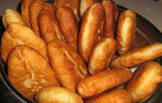 pirogki-jarenie-iz-tvorojnogo-testa.webp