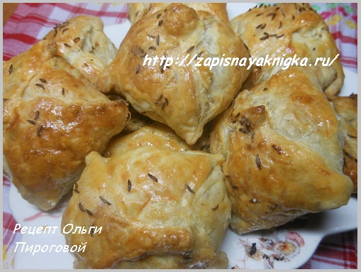 pirozhki-iz-sloenogo-testa-s-kapustoy-i-ryiboy.jpg