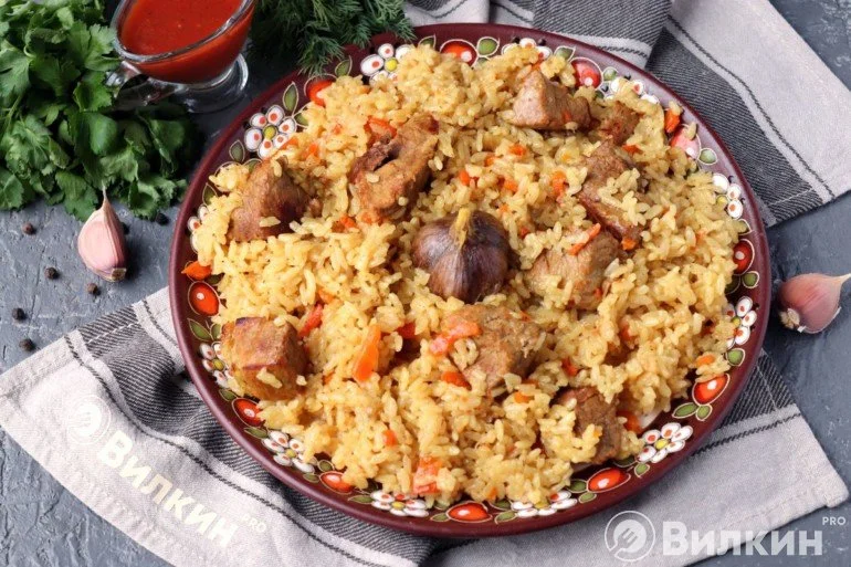 plov-iz-svinini-v-kazane-770x513.webp