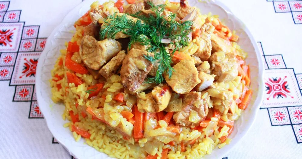 плов с курицей.webp