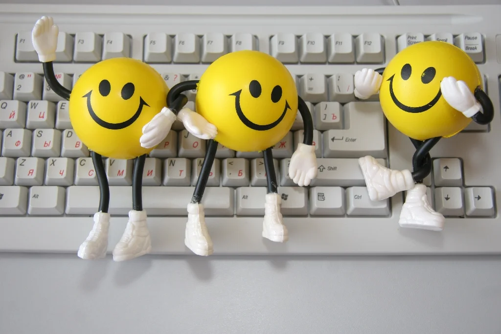 прикольные смайлы.webp