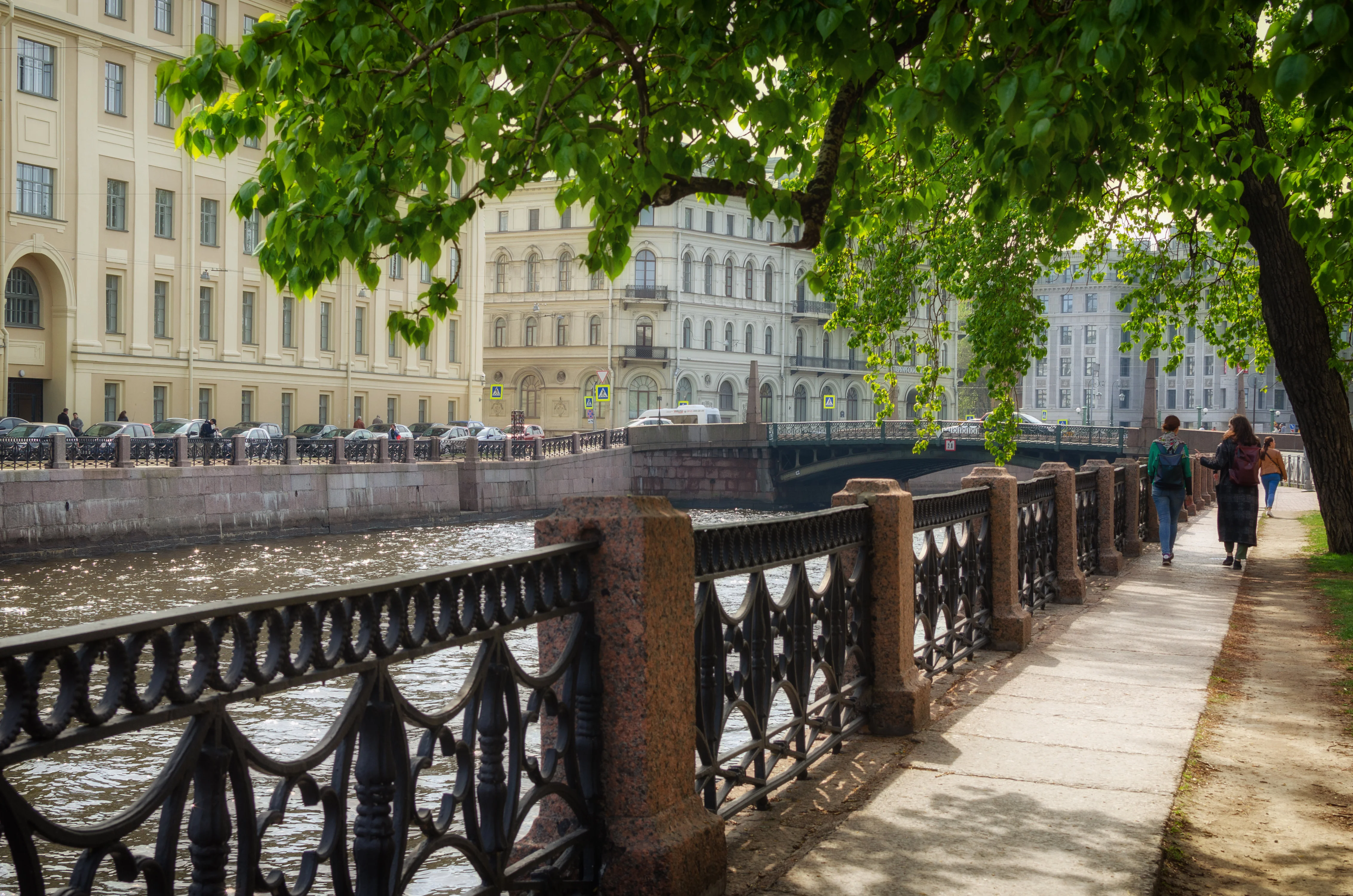 прогулка по набережной.webp