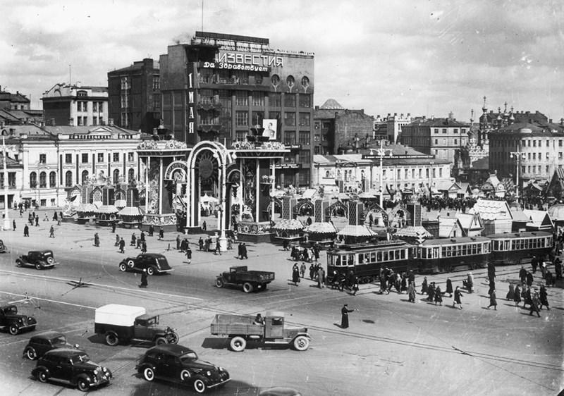 Пушкинская площадь, Москва, 1940 год. Фото Наум Грановский.jpg