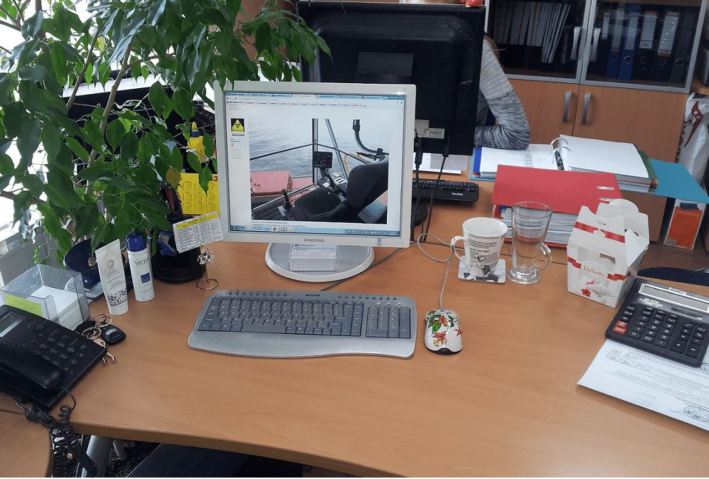 раб стол2.webp