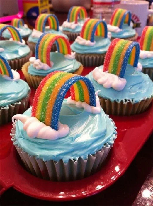 rainbow-cupcakes.webp