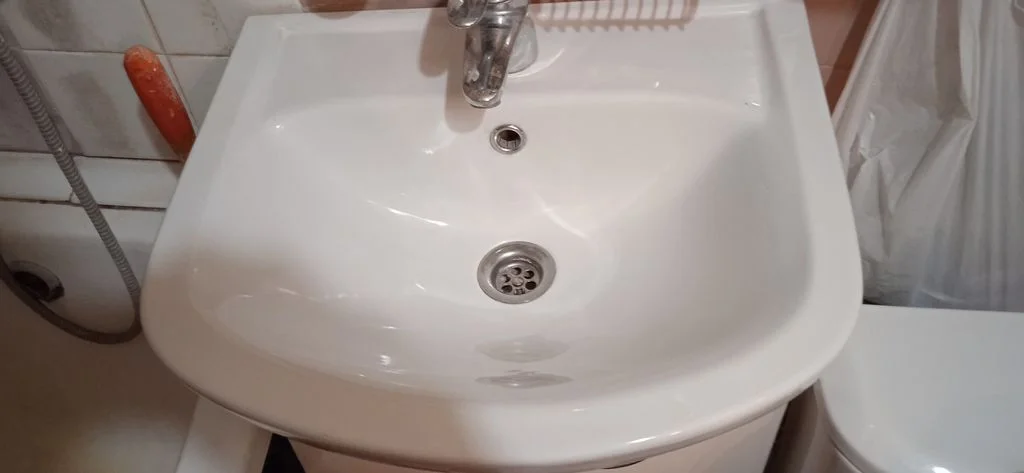 раковина в ванной.webp