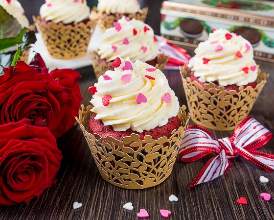 red-velvet-cupcakes.webp