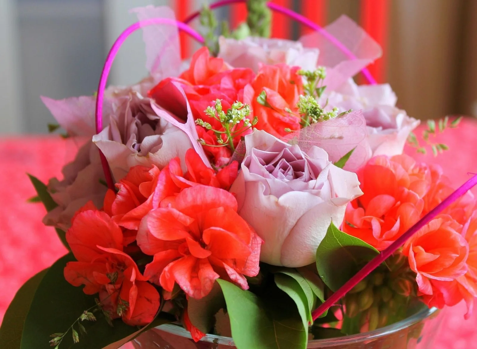 roses_flowers_bouquets_composition_design_leaves-1082738.webp