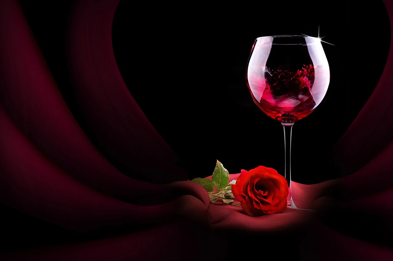 Roses_Wine_Stemware_532294_1280x853.webp