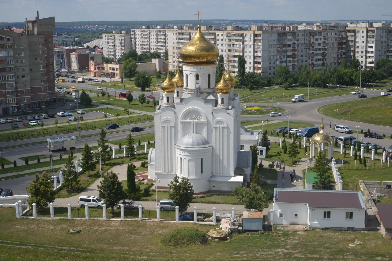 Rozhdestvenskiy-hram-g.-Staryiy-Oskol.webp