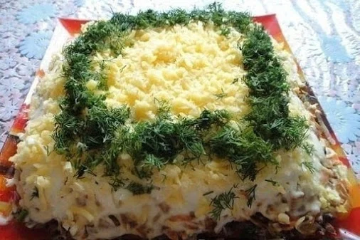 салат с куриной печенью.webp