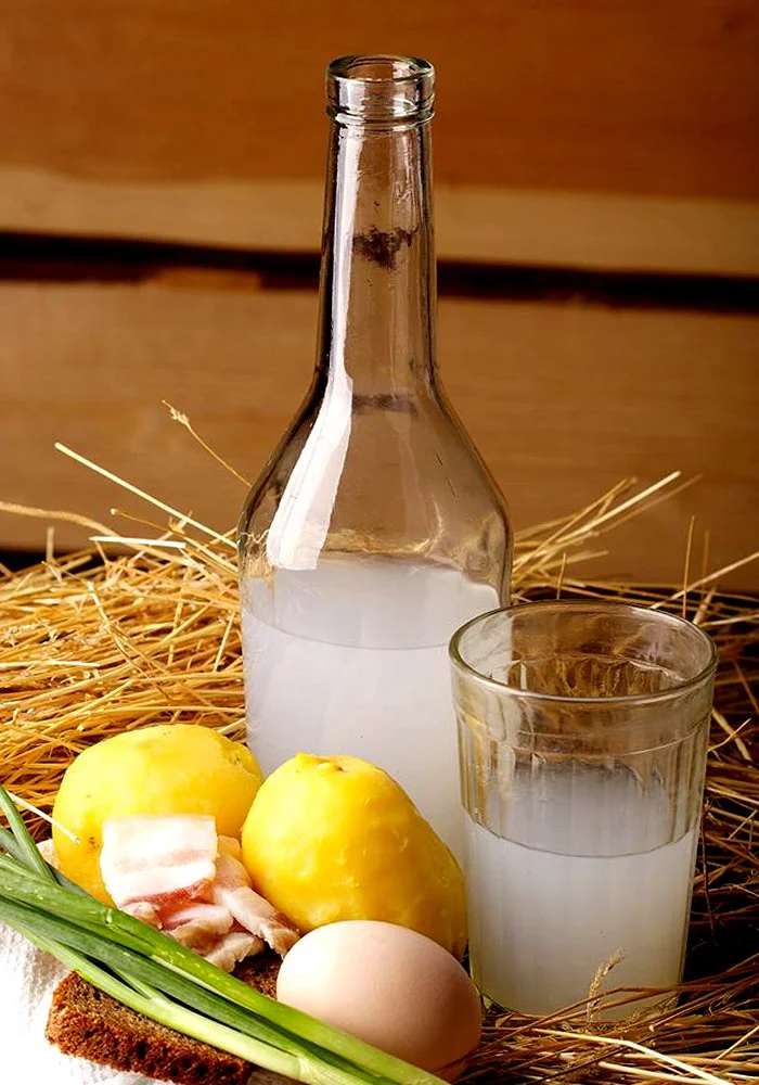 samogon-iz-sakhara.jpg.pagespeed.ce.1KB8RN-JOa (1).webp