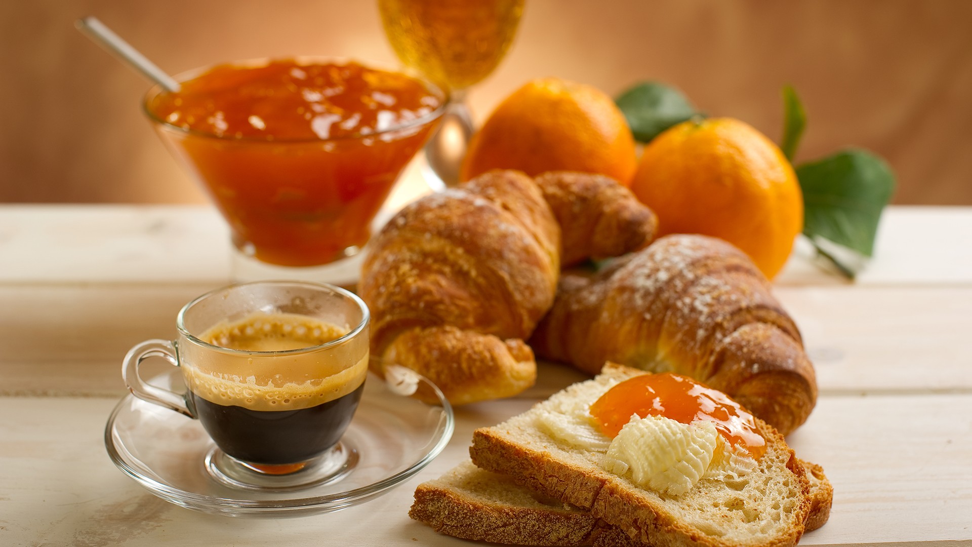 sandwiches-with-apricot-jam-and-coffee.jpg