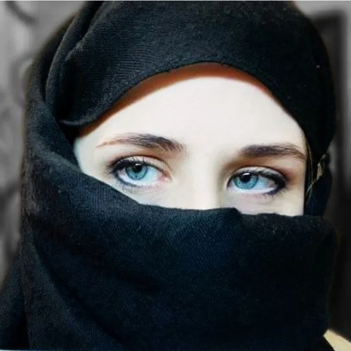 Screenshot_20230312-111408_Photo Lab.webp