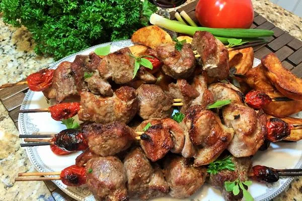 shashlyik-v-marinade-iz-krasnogo-vina..webp