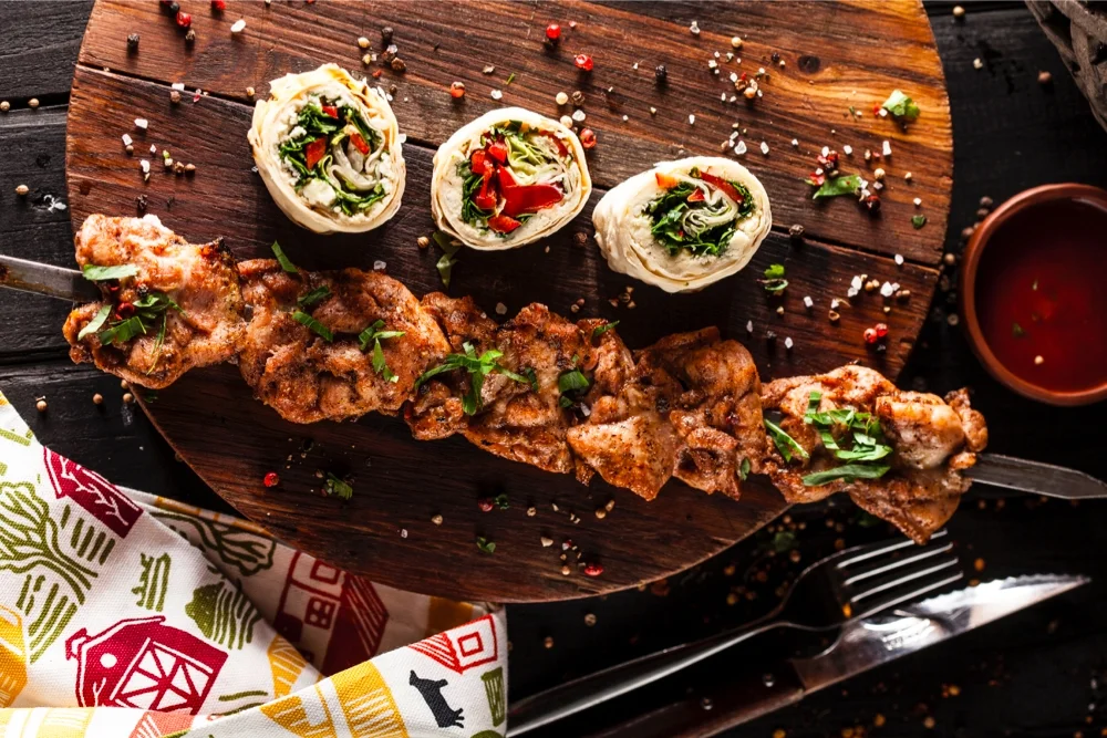 шашлык из куриного бедра_450р..webp