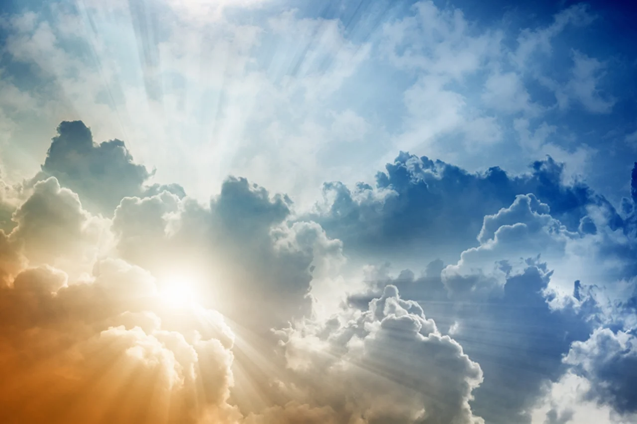 Sky_Rays_of_light_Clouds_458595.webp