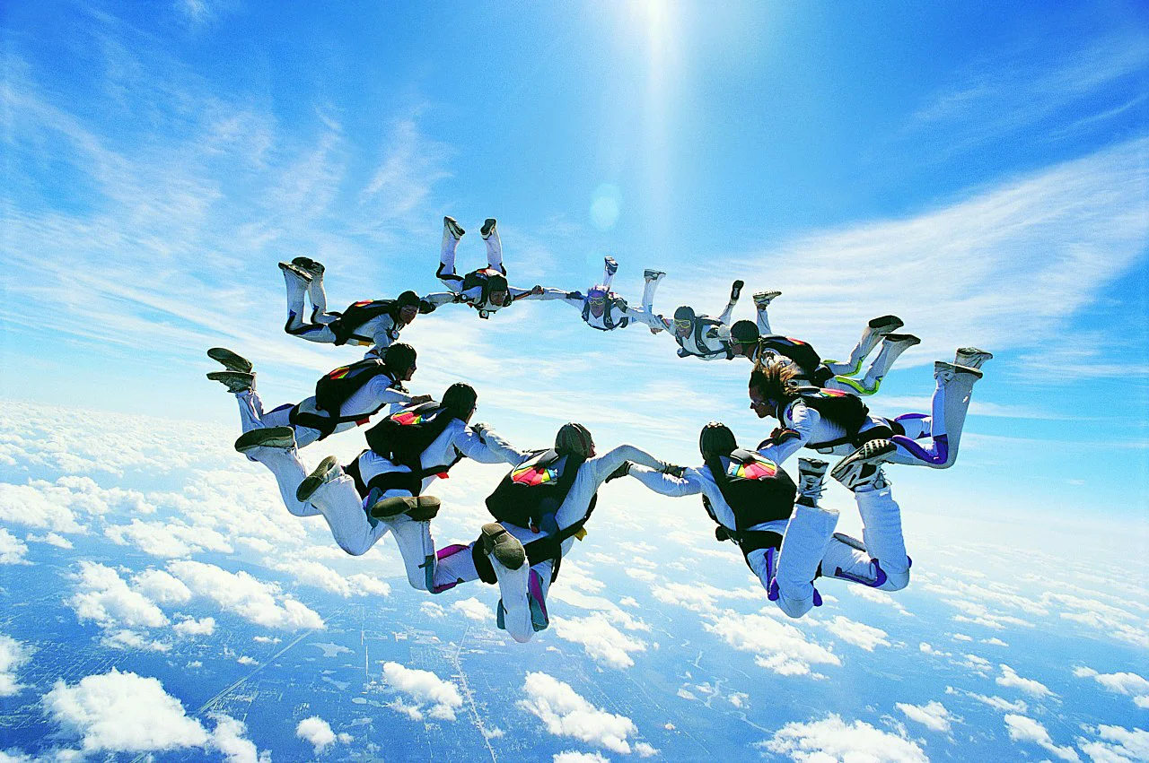 skydivers.webp