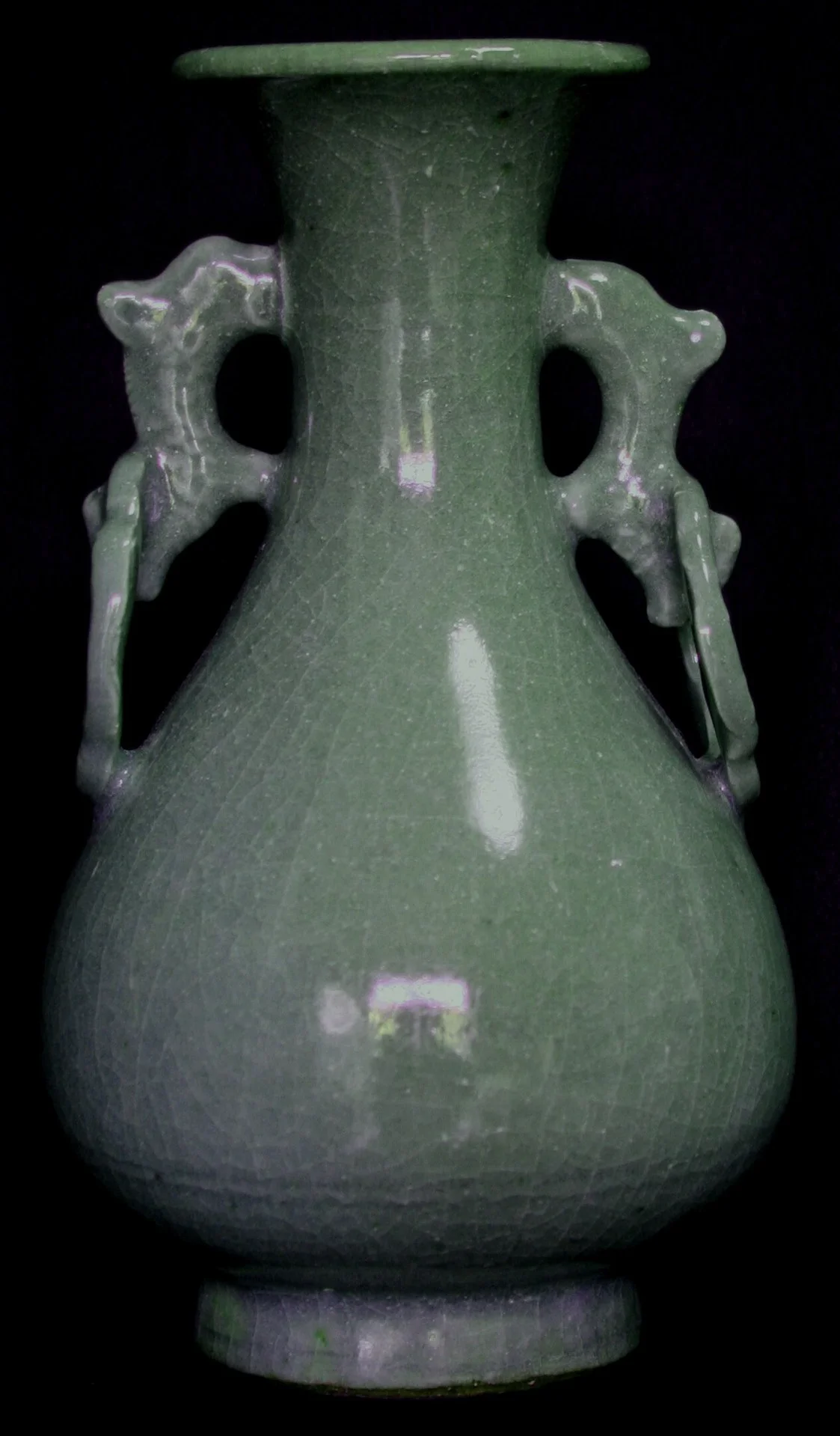 Song_Dynasty_Celadon_Vase.webp