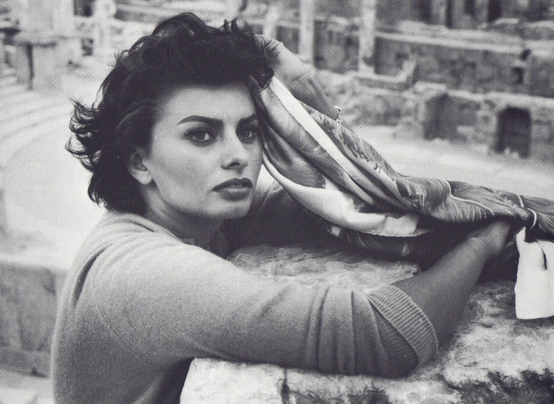 Sophia Loren photo (10).jpg