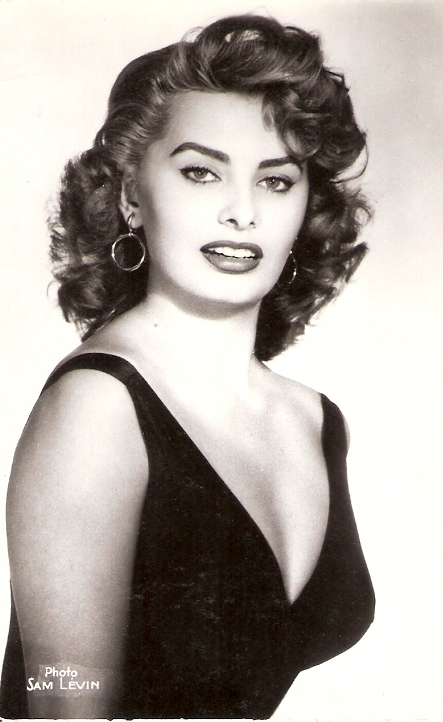 Sophia Loren photo (11).jpg