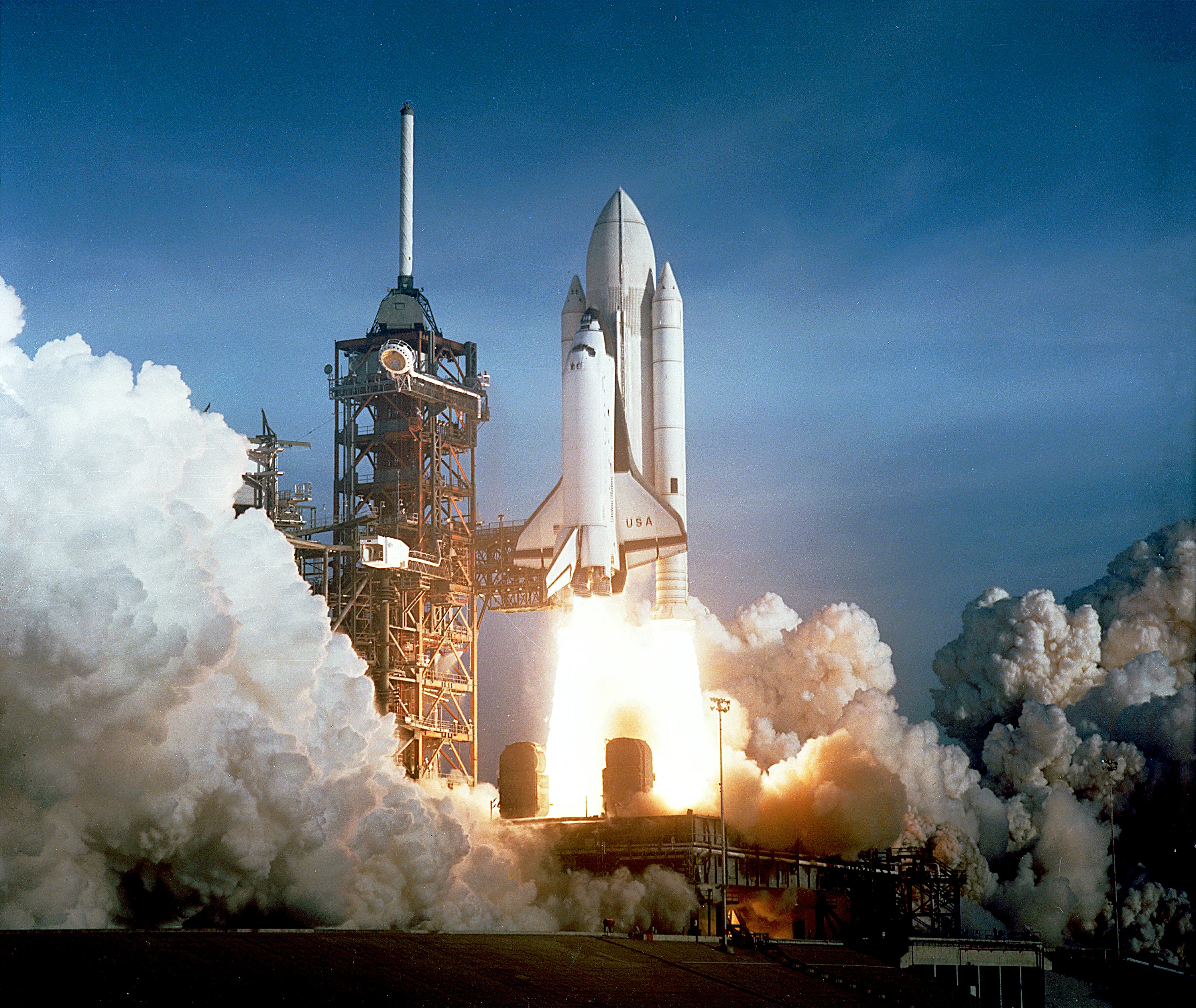 Space_Shuttle_Columbia_launching.webp