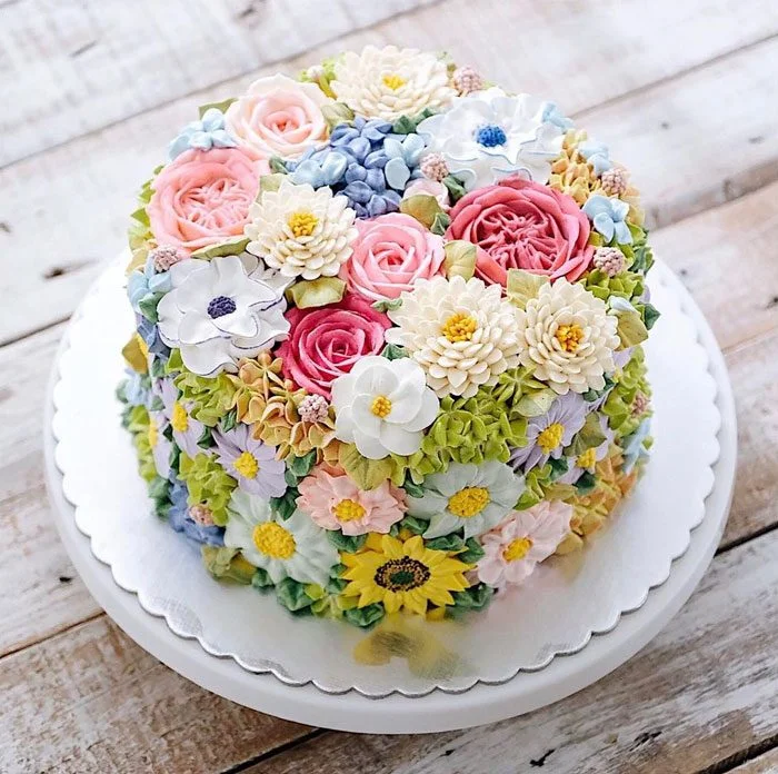 spring-colourful-buttercream-flower-cakes-34-58d8bc3118a37__700.webp
